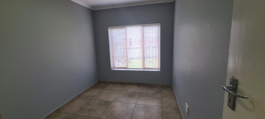 4 Bedroom Property for Sale in Fraaiuitsig Western Cape